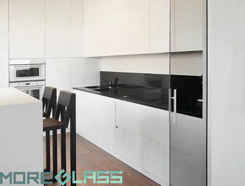  Kính ốp bếp Moreglass_màu đen